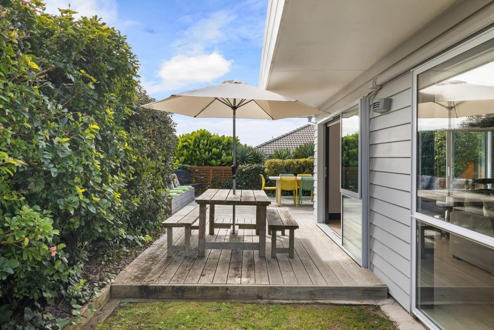 Seaside Beach Retreat - Outdoor Living Vila Mount Maunganui Exterior foto